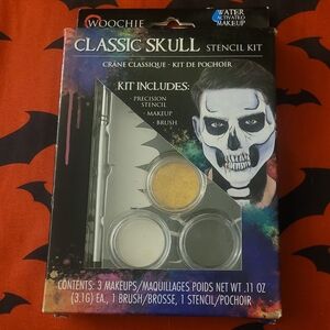 Classic Skull Stencil Kit - Black, White, Gold